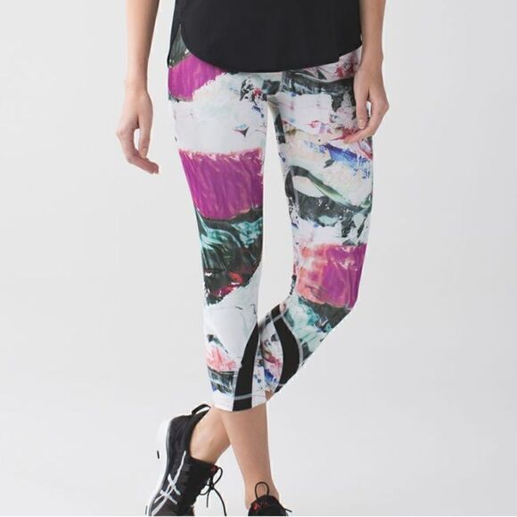 Lululemon Run: Inspire Crop II - Picture 1 of 6